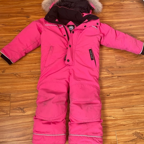 Size 2-3 - Picture 1 of 12